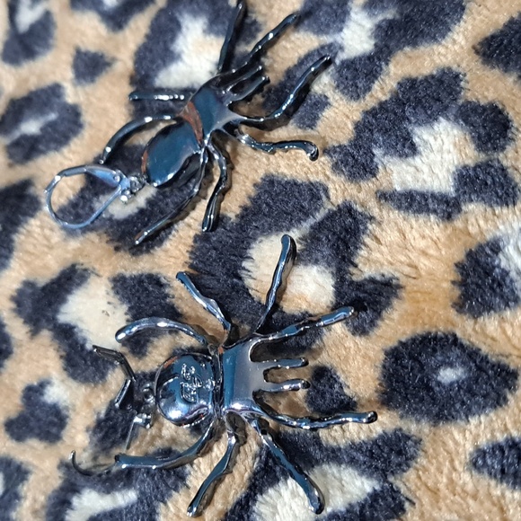Spider earrings - Picture 3 of 3